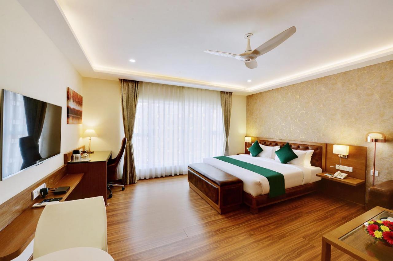 La Sara Gateway Hotel Bangalore Buitenkant foto