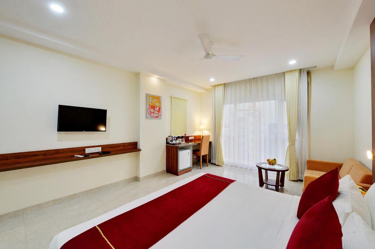 La Sara Gateway Hotel Bangalore Buitenkant foto