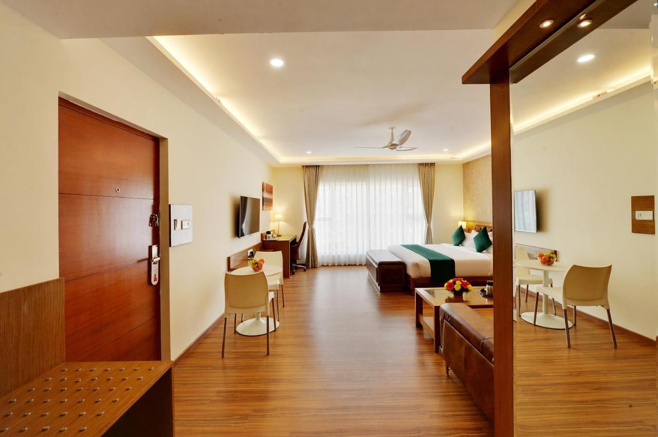 La Sara Gateway Hotel Bangalore Buitenkant foto