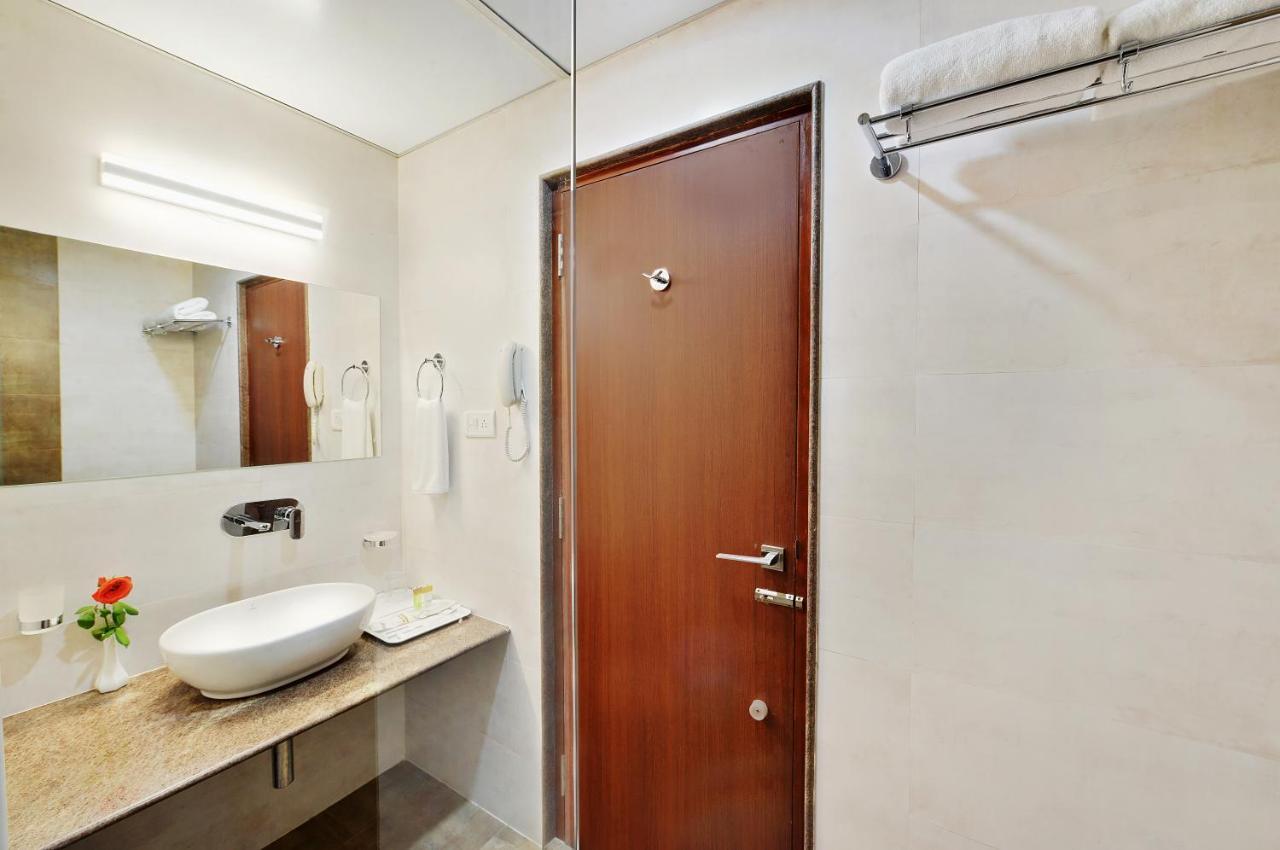 La Sara Gateway Hotel Bangalore Buitenkant foto