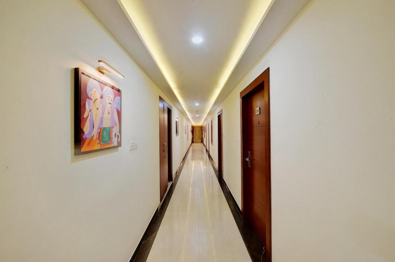La Sara Gateway Hotel Bangalore Buitenkant foto